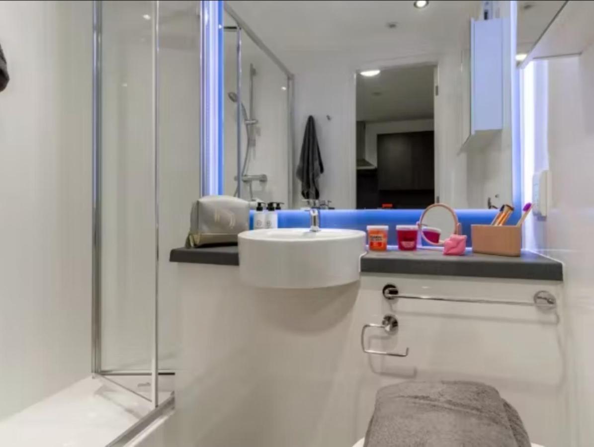 Modern Rooms In Wembley, Sk 伦敦 外观 照片